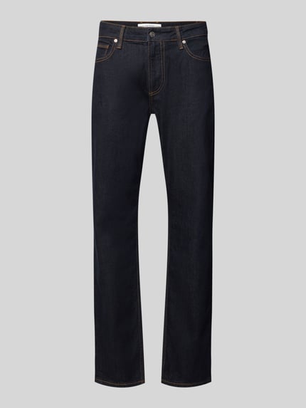 Produktfoto, Straight Fit Jeans aus elastischem Baumwoll-Mix Modell 'ANGELS' von GUESS, dunkles Blau, sichtbare Nähte, 5-Pocket-Design, glatter Stoff, Knopf- und Reißverschluss, Kontext: Herren Jeans von GUESS, Straight Fit, Gürtelschlaufen, Bundweite 41 cm, Innenbeinlänge 82 cm.