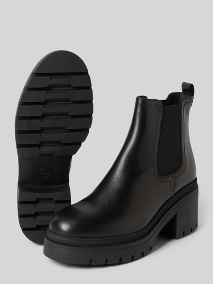 Produktfoto, czarne kozaki z naturalnej skóry Boots aus echtem Leder von Tamaris, lekko błyszcząca gładka faktura, damskie kozaki