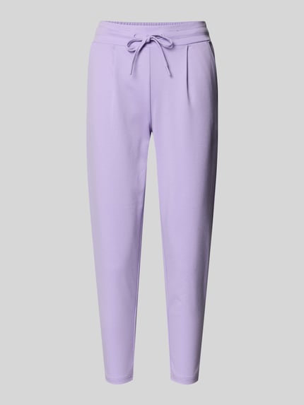 Produktfoto, Slim Fit Stoffhose mit Viskose-Anteil Modell 'Kate' von ICHI in Flieder, elastischer Material-Mix, Bundfalten, Eingrifftaschen