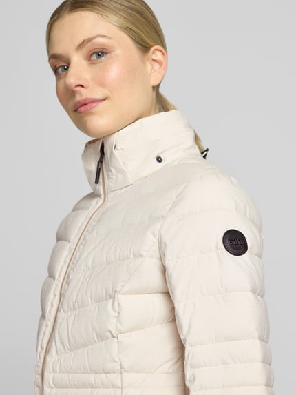 G.I.G.A. DX Jacke mit Kapuze und Label-Patch Modell Offwhite 3