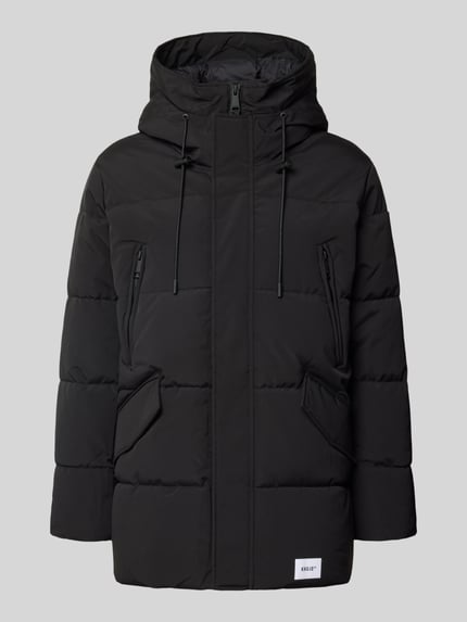 Produktfoto, schwarze Steppjacke mit Kapuze Modell 'ROLLO' von khujo, verdeckter Reißverschluss, Pattentaschen, Regular Fit, strukturierte Oberfläche