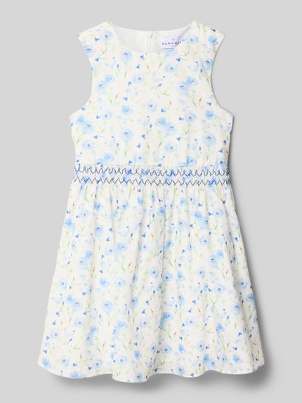 Produktfoto, Regular Fit Kleid mit floralem Allover-Print von DANAMADE, weiß-blauer Floraler-Print, Rundhalsausschnitt, Nahtreißverschluss, Ärmelloses-Design, taillierte Passform, Rückenlänge 63 cm bei Größe 116, glatte Textur
