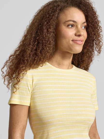PIECES Slim Fit T-Shirt aus Baumwoll-Mix Modell 'RUKA' Hellgelb 3