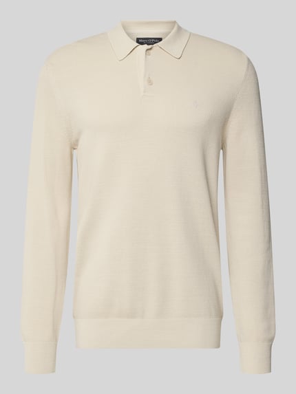 Produktfoto, Pullover mit Polokragen von MARC O'POLO in Unifarbe, Strukturstrick, Regular Fit, Longline, Logo-Stitching, Knöpfe, gerippte Abschlüsse.