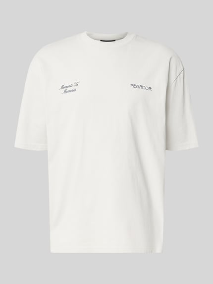 Produktfoto, Oversized T-Shirt mit 1/2-Arm Modell 'Zernez' von Pegador, reine Baumwolle, weiß, Rundhalsausschnitt, dezentes Label-Detail