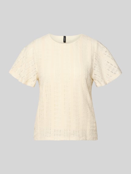 Produktfoto, Damen Kurzarmbluse mit Lochstickerei Modell 'CASSANDRA' von Vero Moda, Optik: Unifarben, Passform: Regular-Fit, Rundhals, Ärmelform: Kurzarm, Materialverarbeitung: Lochstickerei, dezente cremefarbene Struktur.