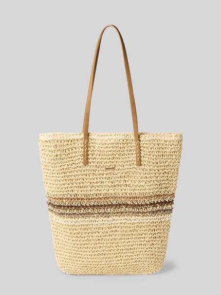 Produktfoto, torba shopper z detalu z logo model 'Lazey' od Barts z główną przegrodą, zapięcie na magnes, uchwyt, szerokość w rozmiarze 1: 35 cm, długość w rozmiarze 1: 39 cm, głębokość w rozmiarze 1: 8 cm, długość paska na ramię w rozmiarze 1: 58 cm, beżowe plecionki z brązowym akcentem, wyrazista tekstura