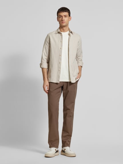 Christian Berg Men Regular Fit Chino mit französischen Eingrifftaschen Taupe 1