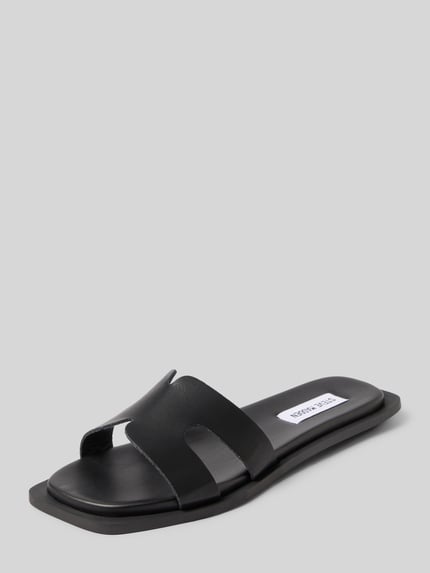 Produktfoto, Slipper aus Echtleder Modell 'Sofia' von Steve Madden, eckige Passform, offene Ferse, Absatzhöhe 2 cm bei Größe 40, schwarzes Leder, glatte Oberfläche.