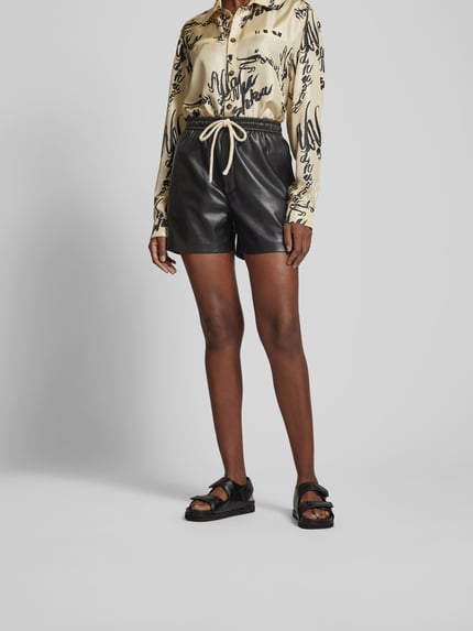 Nanushka Shorts in leerlook Zwart - 4