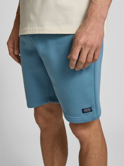 Blend Szorty z dzianiny dresowej o kroju regular fit z naszywką z logo Szaroniebieski 3