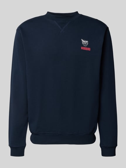 Produktfoto, Sweatshirt mit Label-Print Modell 'Cane' von WOODBIRD aus reiner Baumwolle, navyblau, Rundhalsausschnitt, gerippte Abschlüsse, Regular Fit