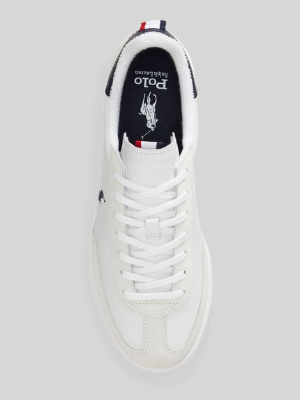 Produktfoto, Low Top Sneaker aus echtem Leder von Polo Ralph Lauren, efekt: jednolity kolor, zaokrąglony nosek, płaska podeszwa, nadruk z logo, pętelka do zakładania, detal w kontrastowym kolorze, fakturowana podeszwa, wykończenie: skóra gładka, welur, naturalna skóra
