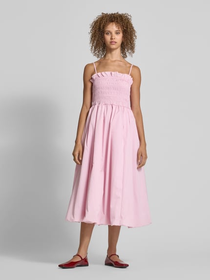 Amy Lynn Knielange cocktailjurk met smokdetails, model 'Polly' Rosé - 4