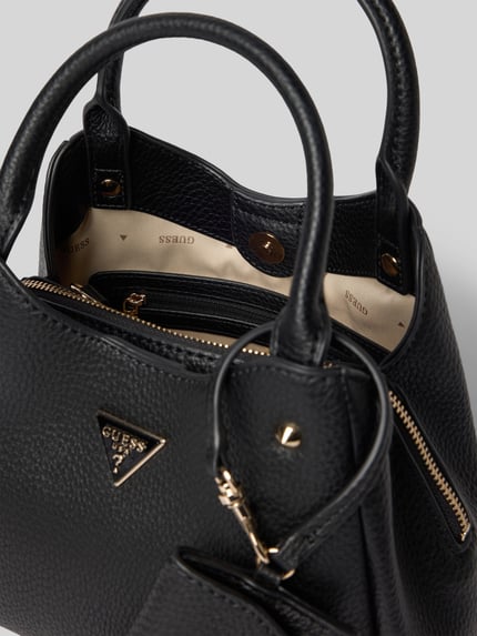 Produktfoto, schwarze Handtasche in Leder-Optik Modell 'LORELLA' von GUESS mit geteiltem Hauptfach, Magnetverschluss und Logo-Detail