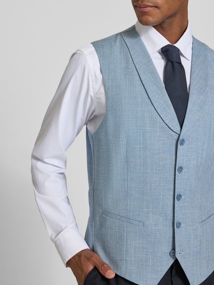 Mannenmodel draagt Weste met Paspeltaschen van CG - Club of Gents in blauw, mix van katoen en linnen, regular fit, knoopsluiting, platte kraag, paspelzakken, model 'Paddy', ruglengte bij maat 50: 61 cm, Nahaufnahme Oberlichaam.