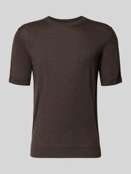 Strick T-Shirt mit Rundhalsausschnitt und Label-Stitching Shop The Look MANNEQUINE
