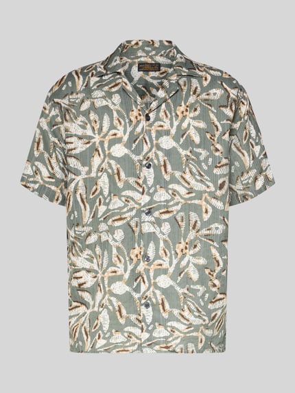 Produktfoto, Regular Fit Freizeithemd im Allover-Look Modell 'BILBAO' von Jack & Jones Premium, grüne Baumwolle mit beigem und braunem Blätter-Muster, Reverskragen