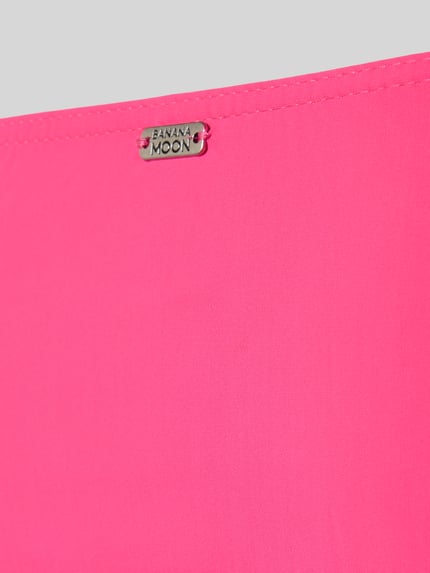 Produktfoto, Slim Fit Bikini-Hose mit Zierbesatz Modell 'ONYTA' von Banana Moon, elastischer Material-Mix in Pink, glatte Struktur