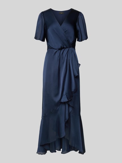 Produktfoto, Cocktailjurk in wikkellook met V-hals van Lipsy in donkerblauw satijn, getailleerd model, maxi-jurk met volantzoom, gevoerde onderjurk, context: dames cocktailjurk, ruglengte 139 cm, borstwijdte 36 cm, mouwlengte 26 cm.