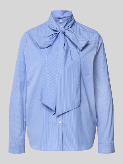 Produktfoto, Regular Fit Schluppenbluse mit Knopfleiste von Milano Italy, niebieska, drobne paski, bawełniany miks ze stretchem, stójka.