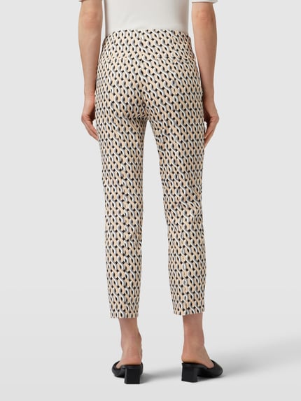 Christian Berg Woman Slim Fit Stoffhose mit Allover-Print Black 5