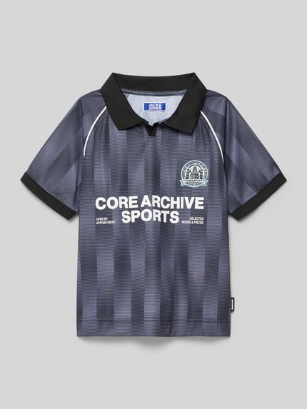 Produktfoto, Trikot mit Polokragen Modell 'BREEZE FOOTBALL' von Jack & Jones für kinder im Regular-Fit mit Print, Rückenlänge 53 cm bei Größe 140.