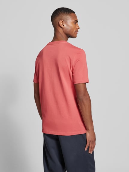 s.Oliver RED LABEL Regular Fit T-Shirt aus reiner Baumwolle mit Ford®-Applikation Kirsche 5