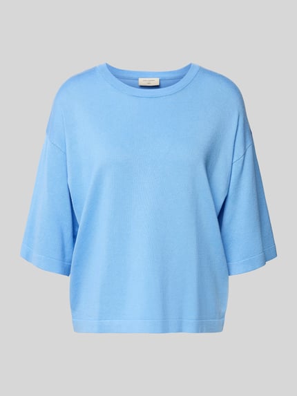 Produktfoto, Strickshirt aus Viskose-Mix Modell 'Conny' von FREE/QUENT in Pastellblau mit Relaxed Fit, feine Textur, Rundhalsausschnitt.