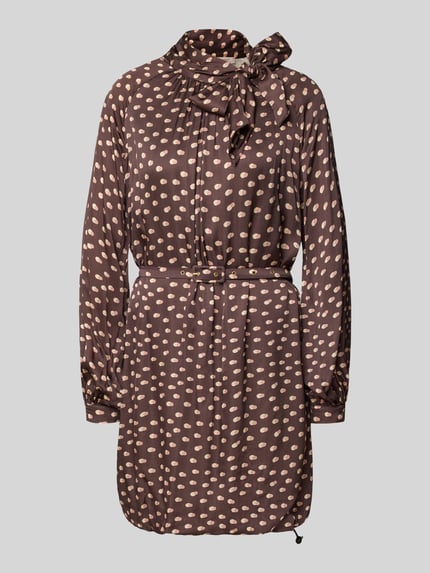 Productfoto, Cocktailkleid met Stehkragen van Rinascimento van pure viscose, tailleband met gesp, bruin met beige stippen, getailleerd.