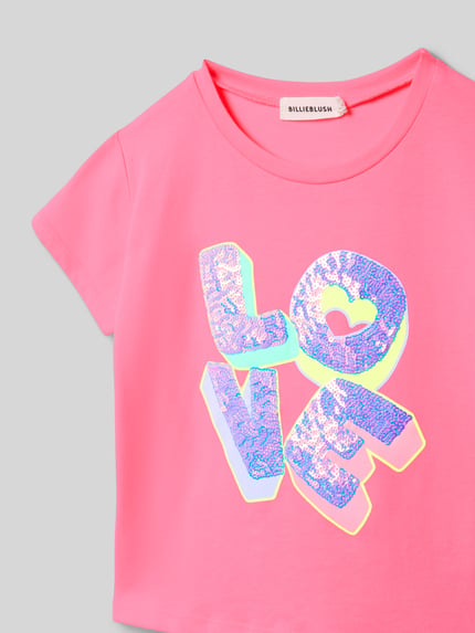 Produktfoto, Dziecięcy t-shirt z mieszanki bawełny BILLIEBLUSH, prosty krój, okrągły dekolt, krótkie rękawy, różowy z cekinowym napisem, długość tyłu w rozmiarze 116: 39 cm