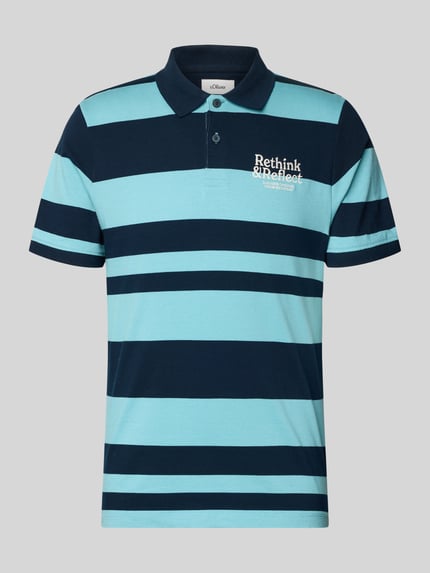 Produktfoto, Regular Fit Poloshirt aus reiner Baumwolle von s.Oliver RED LABEL in Two-Tone-Optik, gestreift, Piqué-Textur, Label-Stitching Applikation.