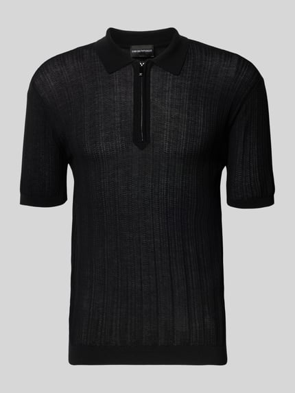 Produktfoto, Body Fit Poloshirt mit kurzem Reißverschluss von Emporio Armani in Schwarz, reine Baumwolle, Polokragen, gerippte Abschlüsse.