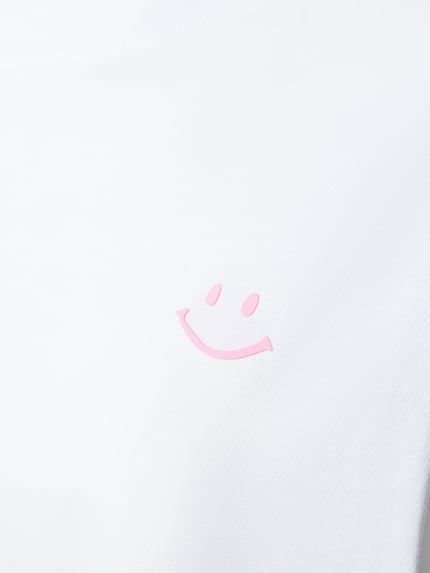 Productfoto, Pyjamabovendeel met motiefprint van Mey, wit met roze lachend motief, mix van katoen en elastaan, los model, ronde hals.