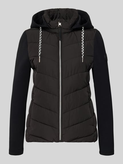 Productfoto, 'Slim Fit Jacke mit gefüttertem Stehkragen' van Christian Berg Woman Selection, zwart, gewatteerde look, capuchon, ritssluiting, steekzakken met rits, slim fit, textuurmix.