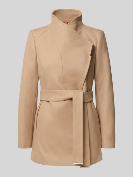 Produktfoto, beige jack van wolmix met kasjmier, regular fit, opstaande kraag, labeldetail, strikceintuur, Model 'ROSESS' van Ted Baker, ruglengte maat 36: 72 cm, schouderbreedte: 42 cm, borstwijdte: 42 cm, mouwlengte: 61 cm