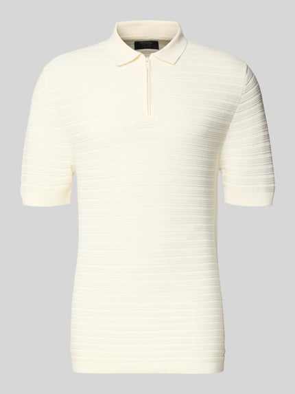 Produktfoto, Regular Fit Poloshirt mit kurzem Reißverschluss von MCNEAL aus cremefarbenem Baumwoll-Mix mit Strukturmuster und Polokragen.