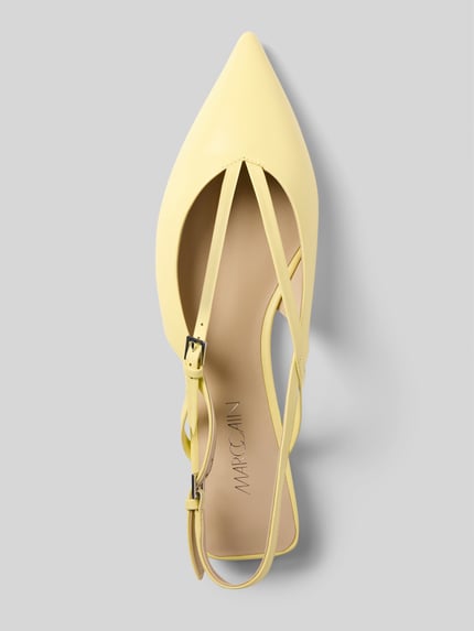 Produktfoto, Spitz zulaufende Ballerinas mit Riemen von Marc Cain Bags & Shoes in Gelb, glatte Sohle, Dornschließe, Größe 40, Vorderansicht