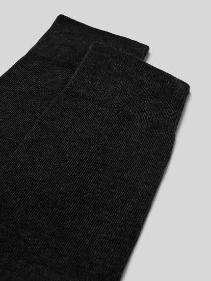 Produktfoto, Socken im 2er-Pack von FALKE in Anthrazit, feine Baumwollmischung, Modell Happy, breiter Komfortbund, verstärkte Ferse und Spitze