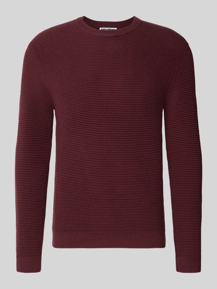Produktfoto, Regular Fit Strickpullover aus reiner Baumwolle von REVIEW in dunklem Rot, grobe Strickstruktur, gerippte Abschlüsse, Langarm
