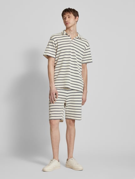 ONLY & SONS Szorty o kroju regular fit z fakturowanym wzorem model ‘IAN’ Złamany biały 1