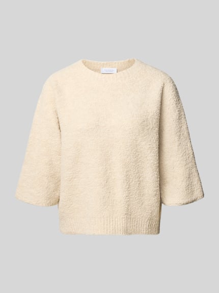 Produktfoto, Relaxed Fit Pullover mit Lanawoll-Anteil von Rich & Royal im Creme-Ton, Strick-Optik, Rundhalsausschnitt, 1/2-Arm, texturierte Oberfläche