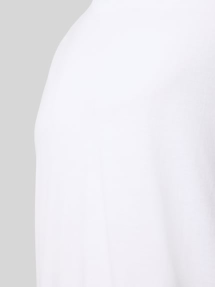 Produktfoto, T-Shirt aus Baumwolle mit V-Ausschnitt von bugatti, reine Baumwolle, Slim Fit, weiße glatte Textur, Herrenmode