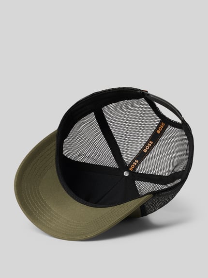 Produktfoto, Cap mit labelpatch von BOSS in olijfgroen en zwart met meshstructuur, Heren cap