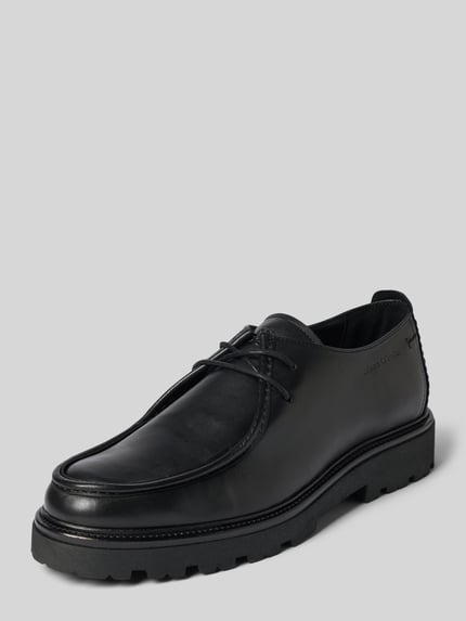 Produktfoto, schwarze glatte Oberfläche, robuste Sohle, klare Linien, Schnürschuhe aus echtem Leder Modell 'PHIL 11' von Marc O'Polo, Herren Schnürschuhe