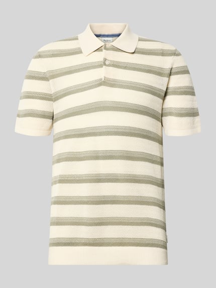 Produktfoto, Regular Fit Poloshirt aus reiner Baumwolle von Pepe Jeans, creme-oliv gestreift, Stricktextur, kurzer Arm, Polokragen, Label Patch.