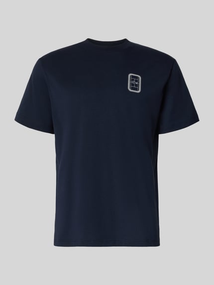 Regular Fit T-Shirt aus reiner Baumwolle Modell 'CN Tenniscourt Backprint' Shop The Look MANNEQUINE