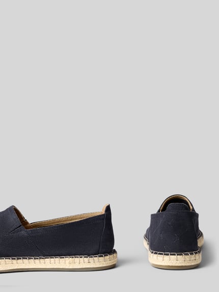 Produktfoto, dunkelblaue Espadrilles mit Motiv-Prägung an der Rückseite, strukturierte Sohle, Modell 'velluto stampa lias' von JOOP! SHOES