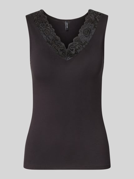 Productfoto, zwart Regular fit top uit viscosemix model 'ROSA' van VERO MODA, egaal oppervlak, kanten V-hals, Dames top
