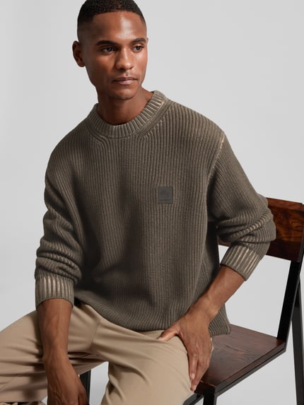 Elias Rumelis Strickpullover mit Label-Patch Modell 'Lester' Oliv 3